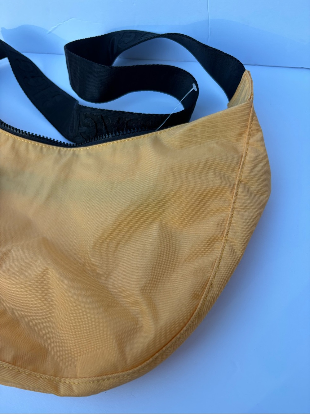 NWT BAGGU Medium Crescent Bag - Marigold - Picture 6 of 12